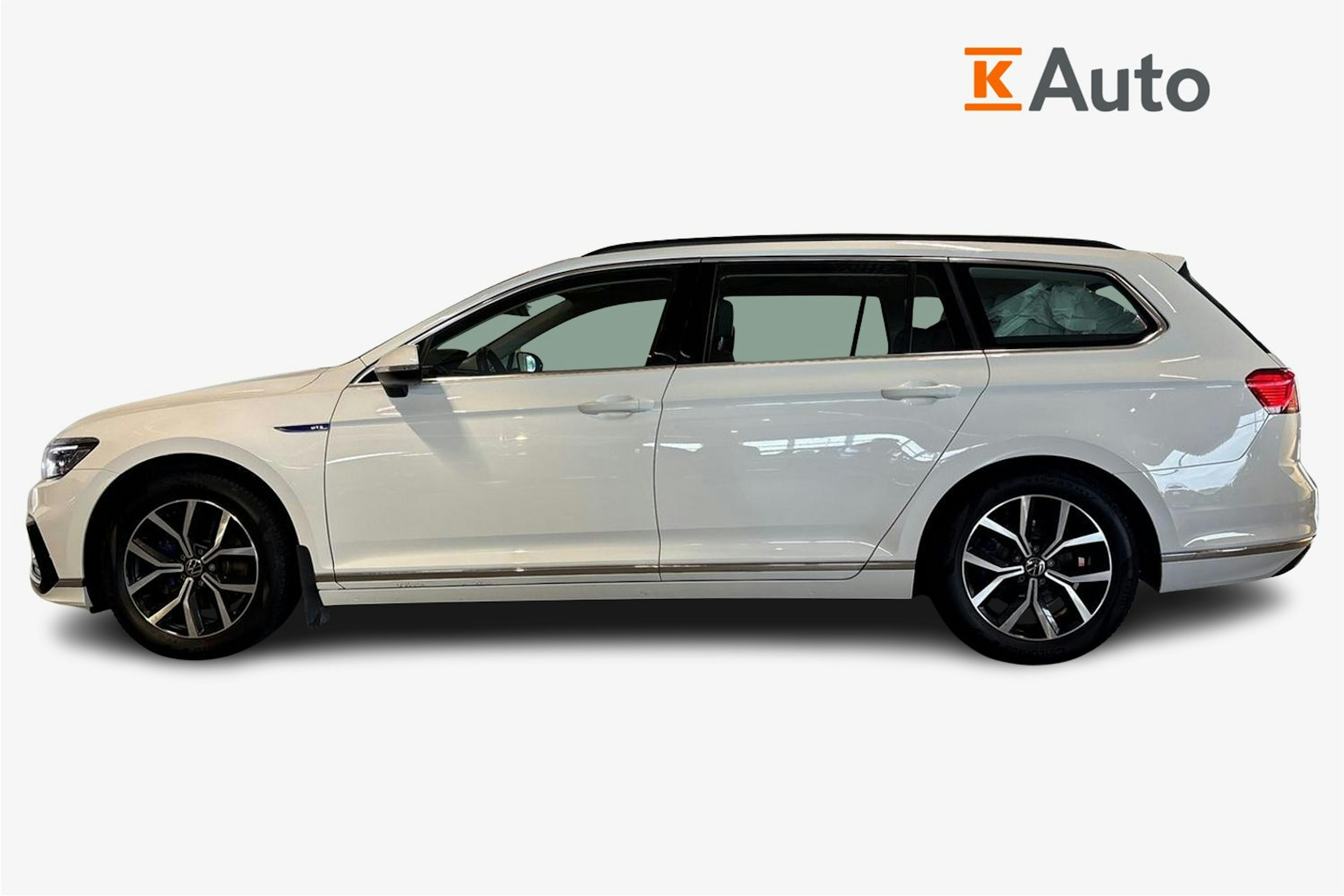 Valkoinen Volkswagen PASSAT 2021 kuva 6.