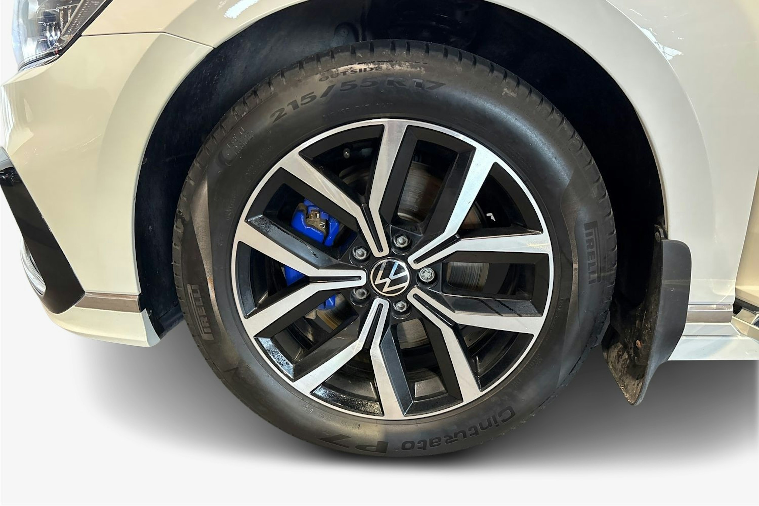 Valkoinen Volkswagen PASSAT 2021 kuva 11.