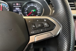 Valkoinen Volkswagen PASSAT 2021 kuva 16.