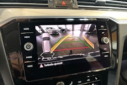 Valkoinen Volkswagen PASSAT 2021 kuva 18.