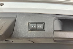 Valkoinen Volkswagen PASSAT 2021 kuva 22.