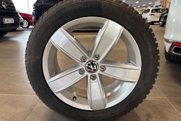 Valkoinen Volkswagen PASSAT 2021 kuva 23.