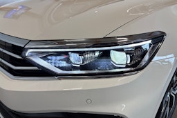 Valkoinen Volkswagen PASSAT 2021 kuva 25.