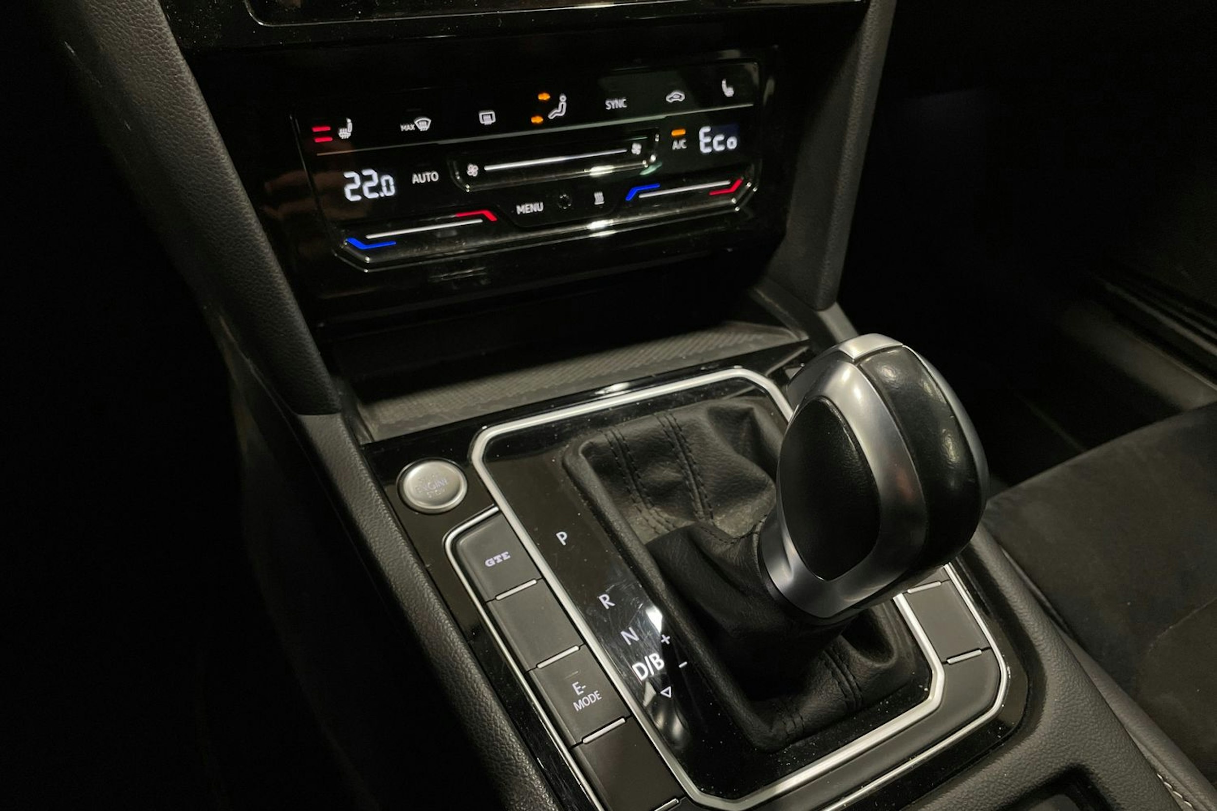 harmaa Volkswagen Passat 2021 kuva 21.