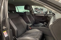harmaa Volkswagen Passat 2021 kuva 27.