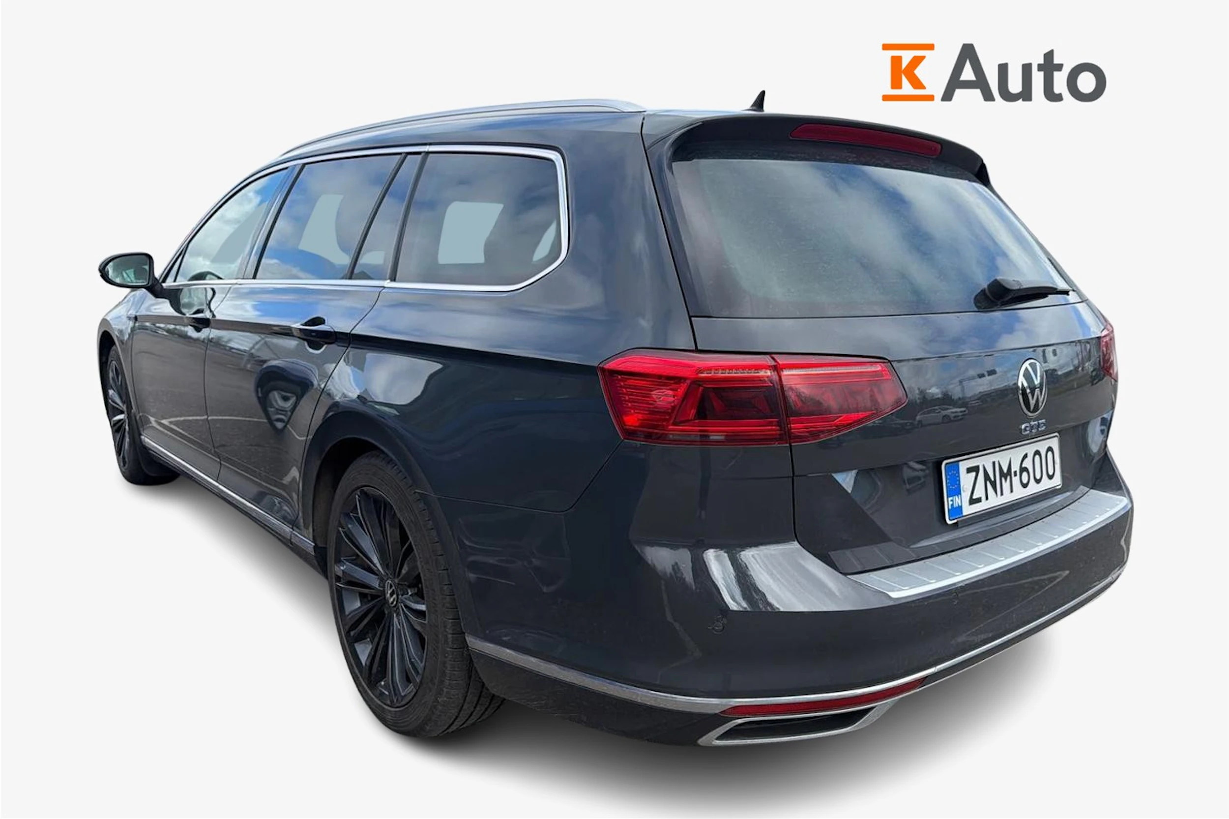 harmaa Volkswagen Passat 2021 kuva 2.