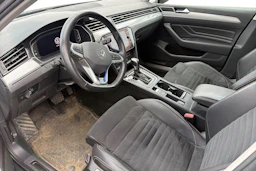 harmaa Volkswagen Passat 2021 kuva 3.