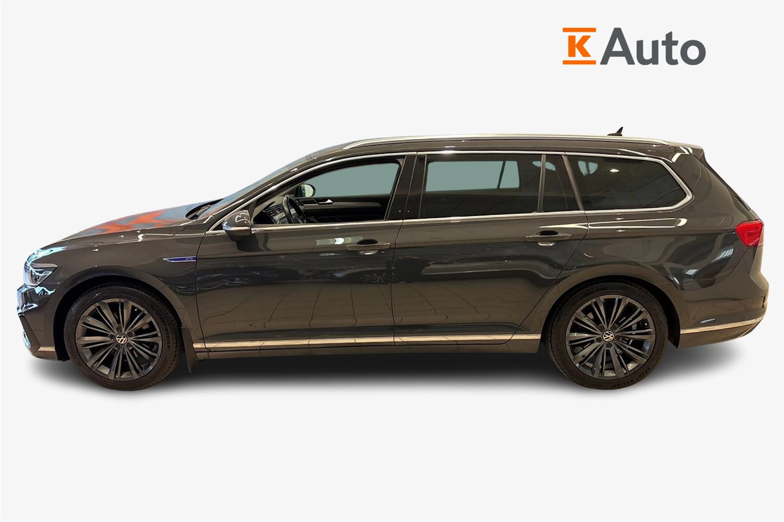 harmaa Volkswagen Passat 2021 kuva 7.