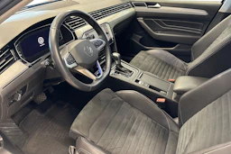 harmaa Volkswagen Passat 2021 kuva 8.