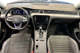 harmaa Volkswagen Passat 2021 kuva 9.
