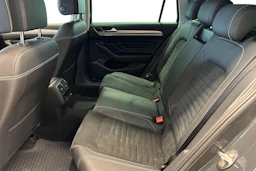 harmaa Volkswagen Passat 2021 kuva 11.