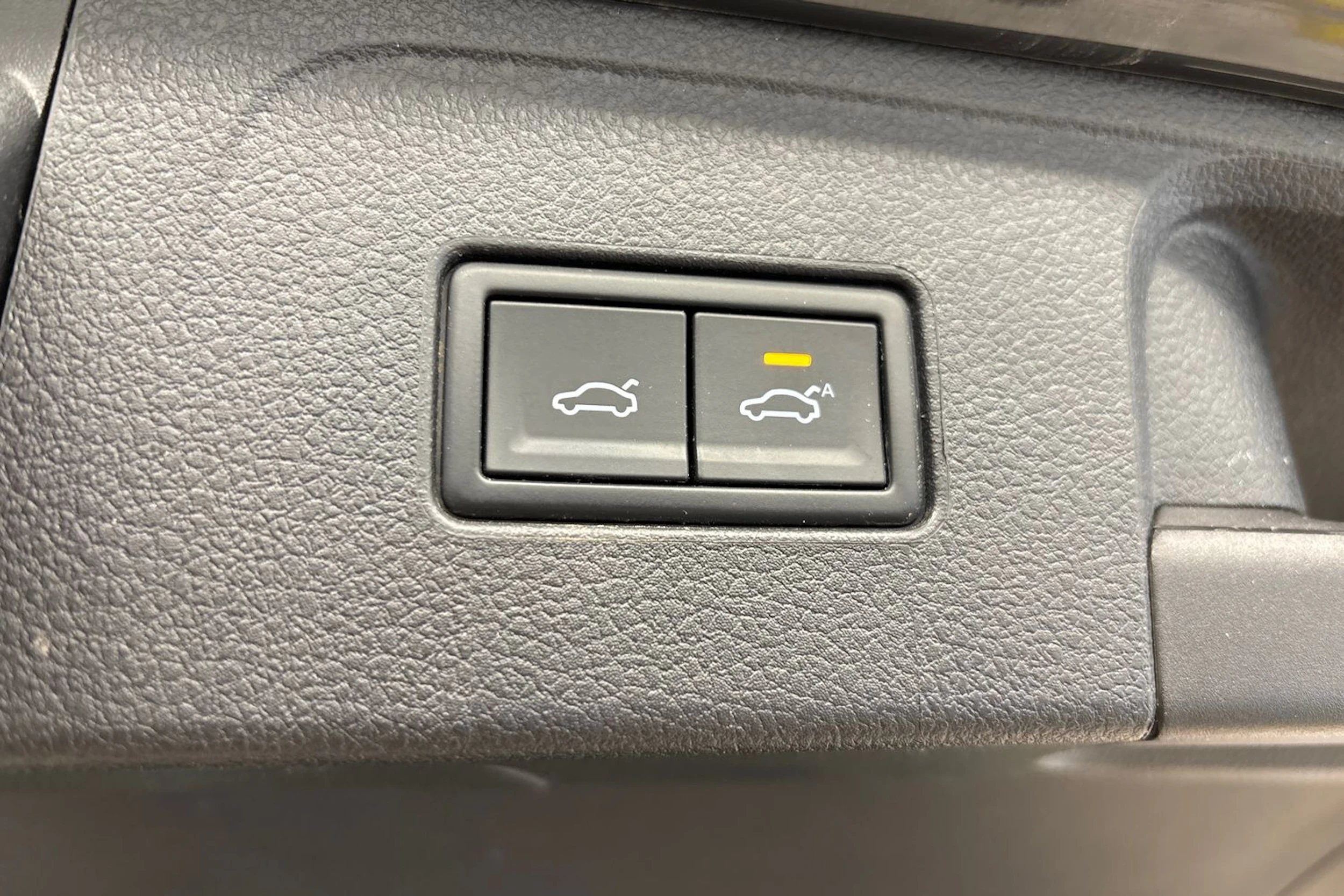 harmaa Volkswagen Passat 2021 kuva 18.