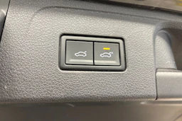 harmaa Volkswagen Passat 2021 kuva 18.