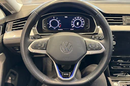 harmaa Volkswagen Passat 2021 kuva 20.