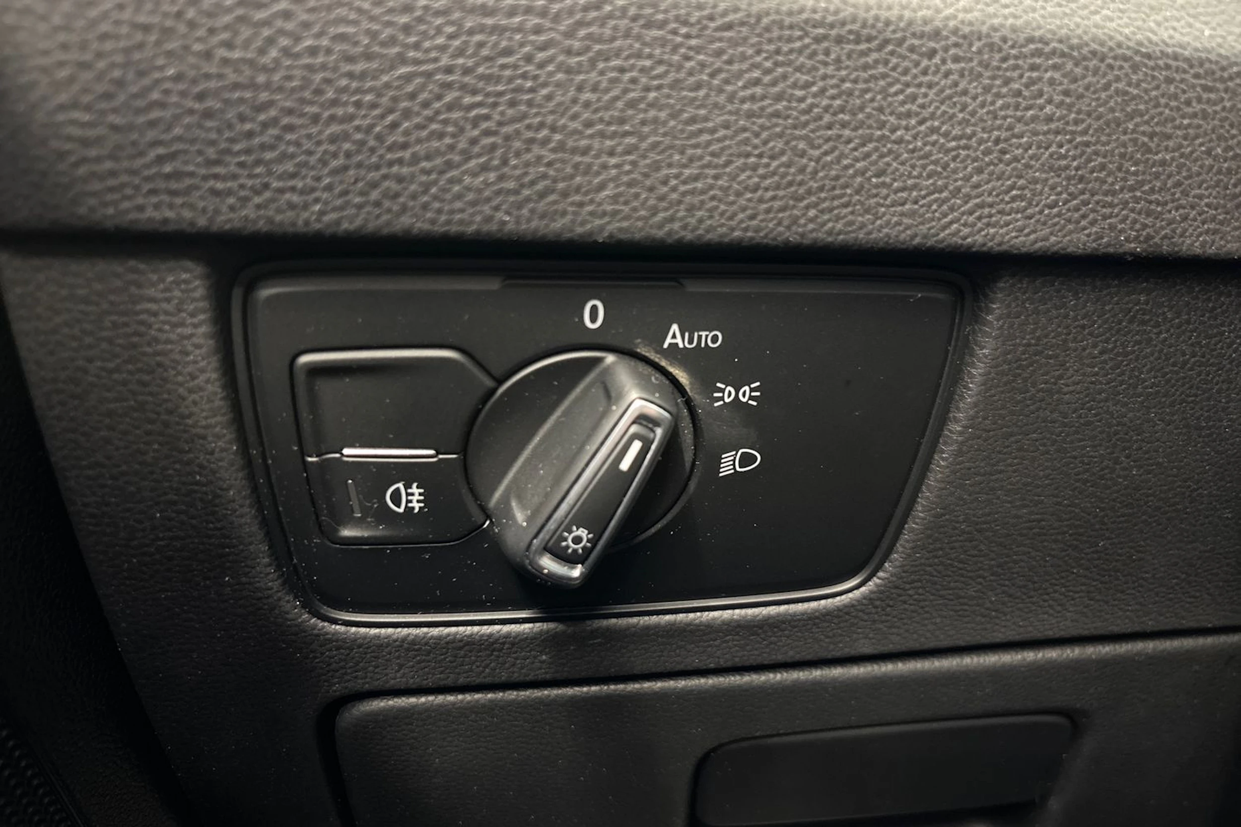 harmaa Volkswagen Passat 2021 kuva 23.
