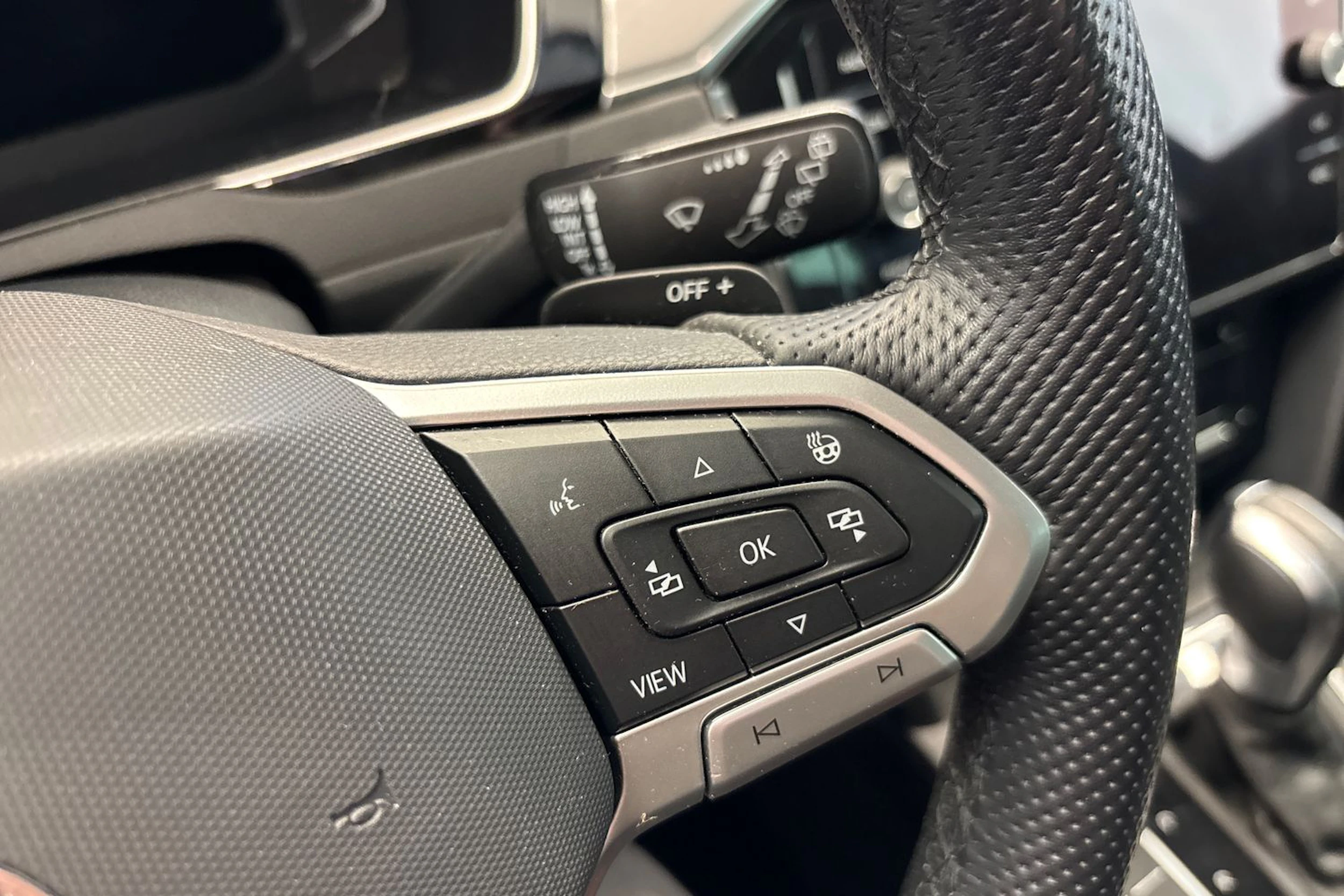 harmaa Volkswagen Passat 2021 kuva 25.