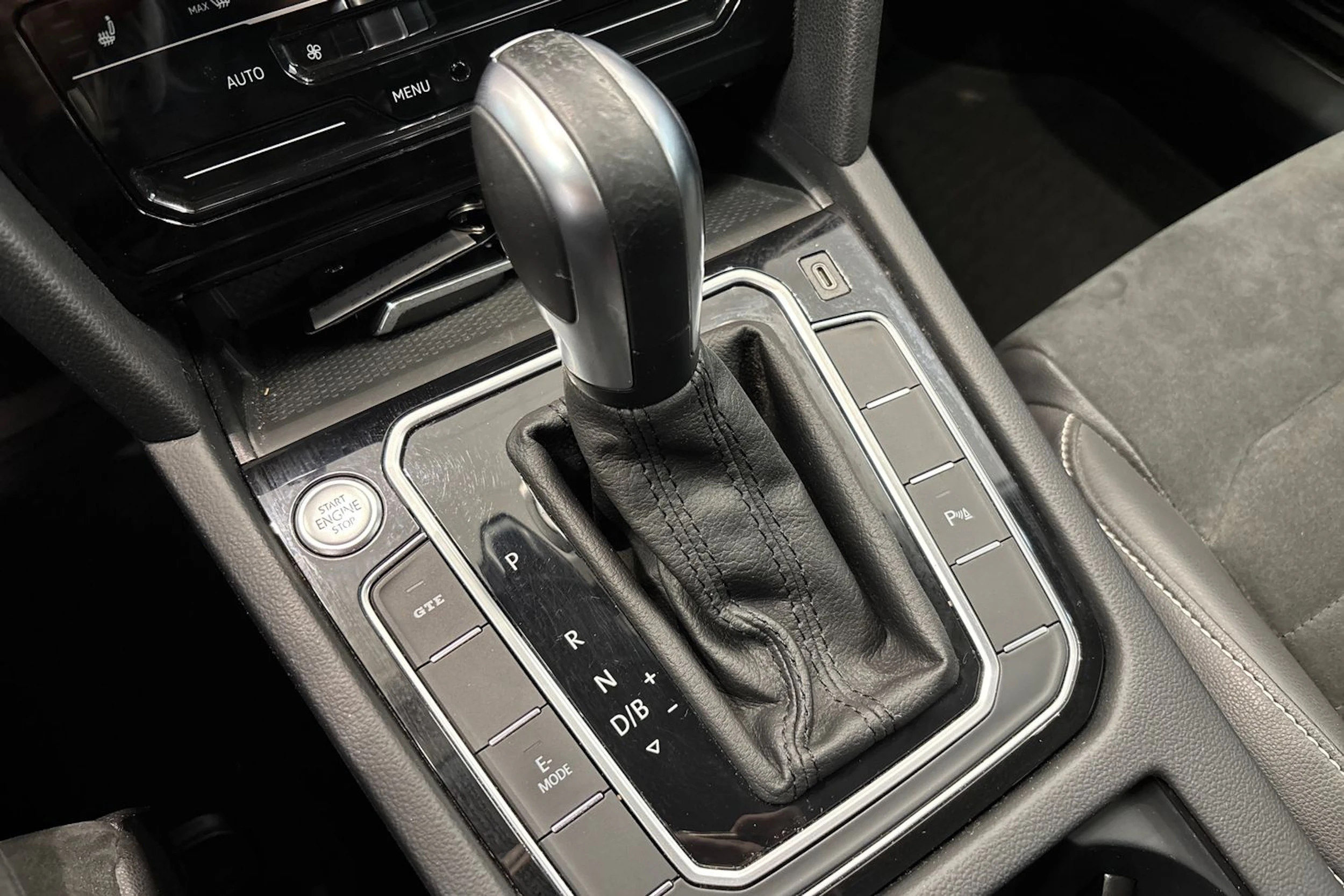 harmaa Volkswagen Passat 2021 kuva 27.