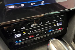 harmaa Volkswagen Passat 2021 kuva 28.