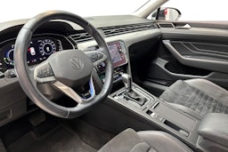 harmaa Volkswagen Passat 2021 kuva 7.
