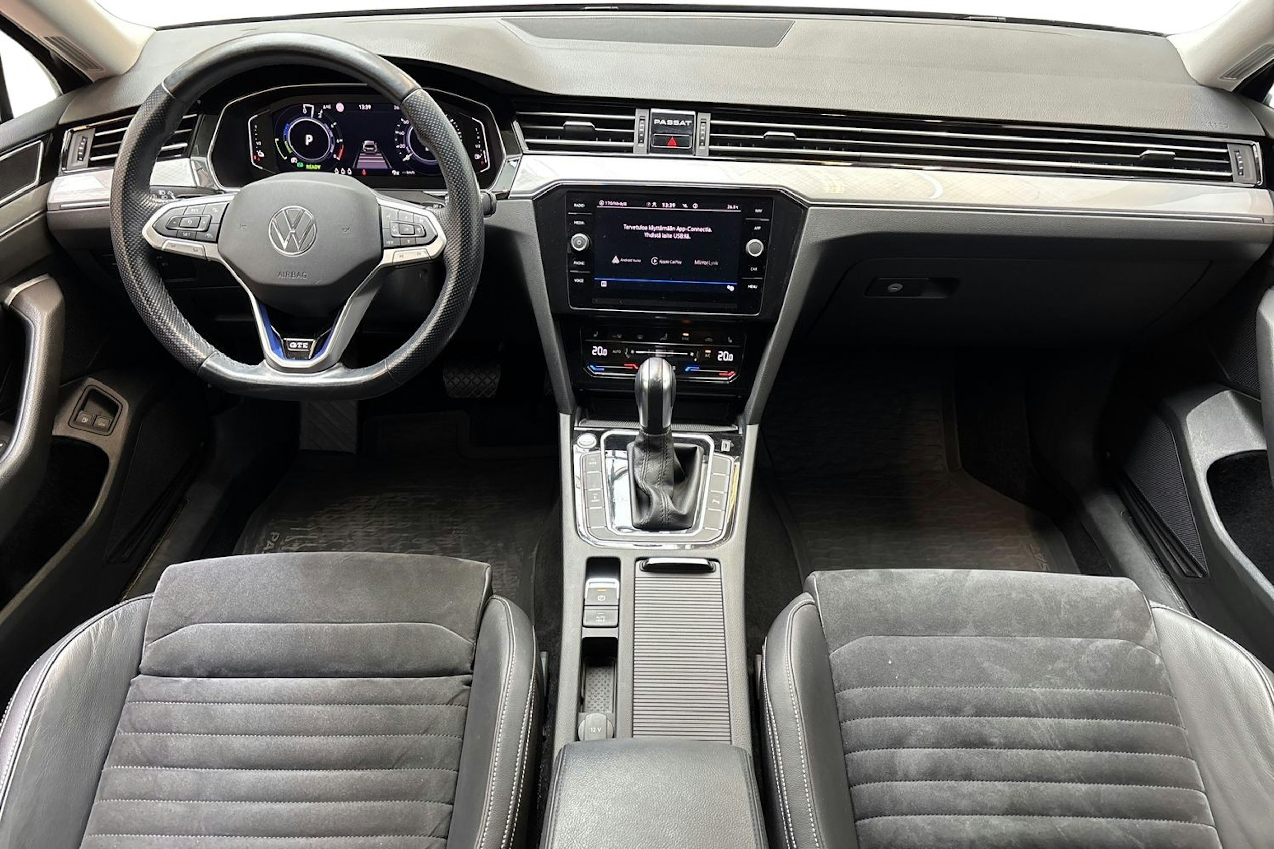 harmaa Volkswagen Passat 2021 kuva 9.