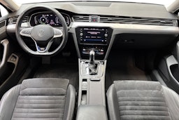 harmaa Volkswagen Passat 2021 kuva 9.