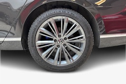 harmaa Volkswagen Passat 2021 kuva 11.