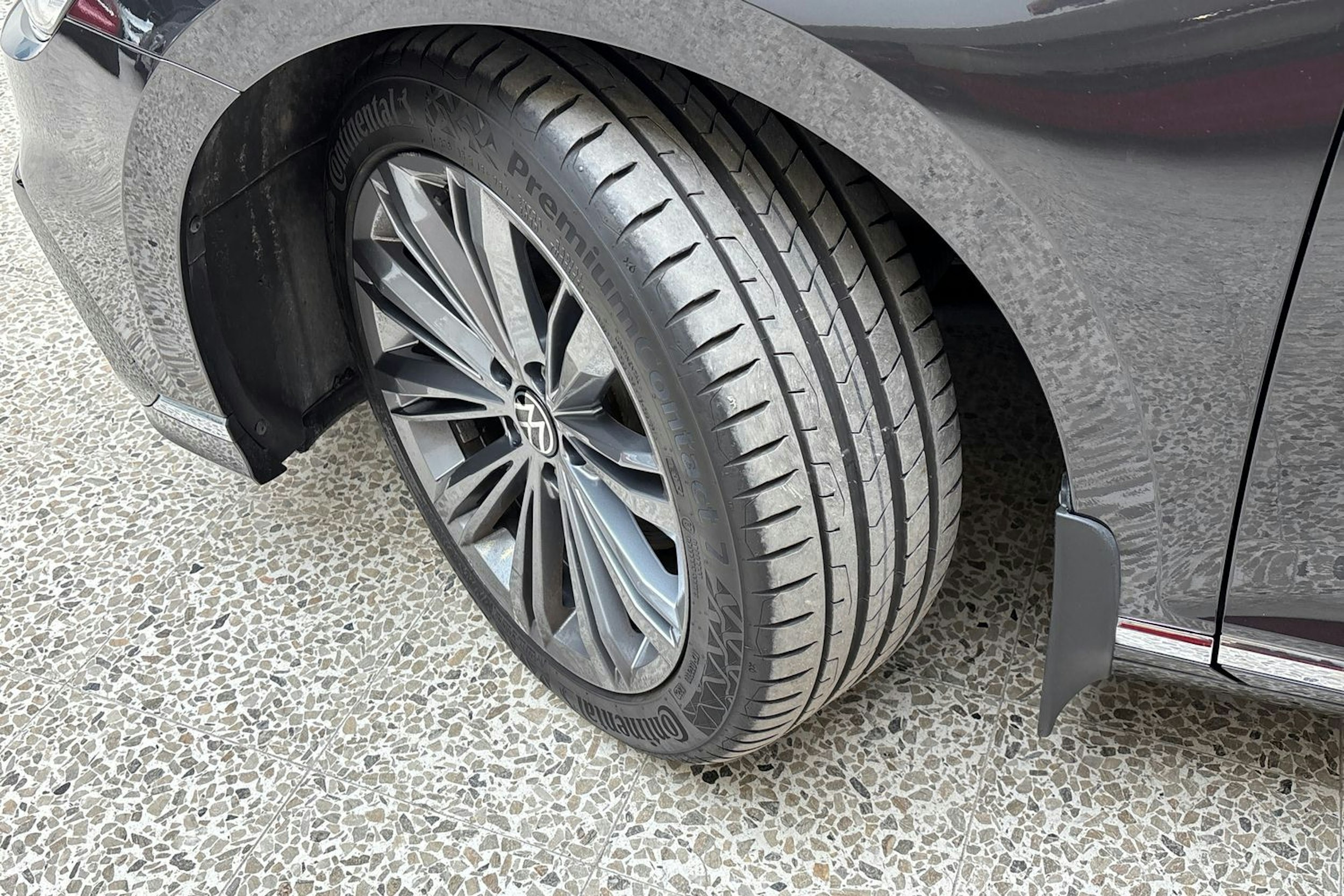 harmaa Volkswagen Passat 2021 kuva 13.
