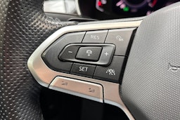 harmaa Volkswagen Passat 2021 kuva 20.