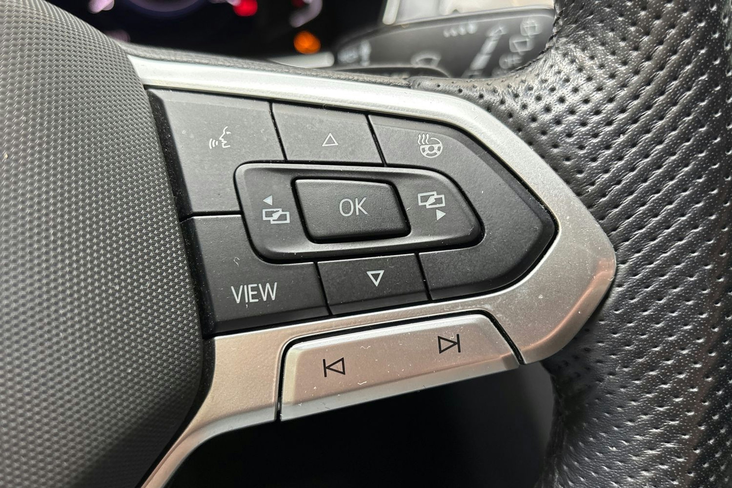 harmaa Volkswagen Passat 2021 kuva 21.