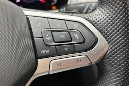 harmaa Volkswagen Passat 2021 kuva 21.