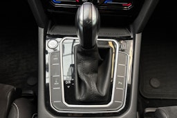 harmaa Volkswagen Passat 2021 kuva 29.