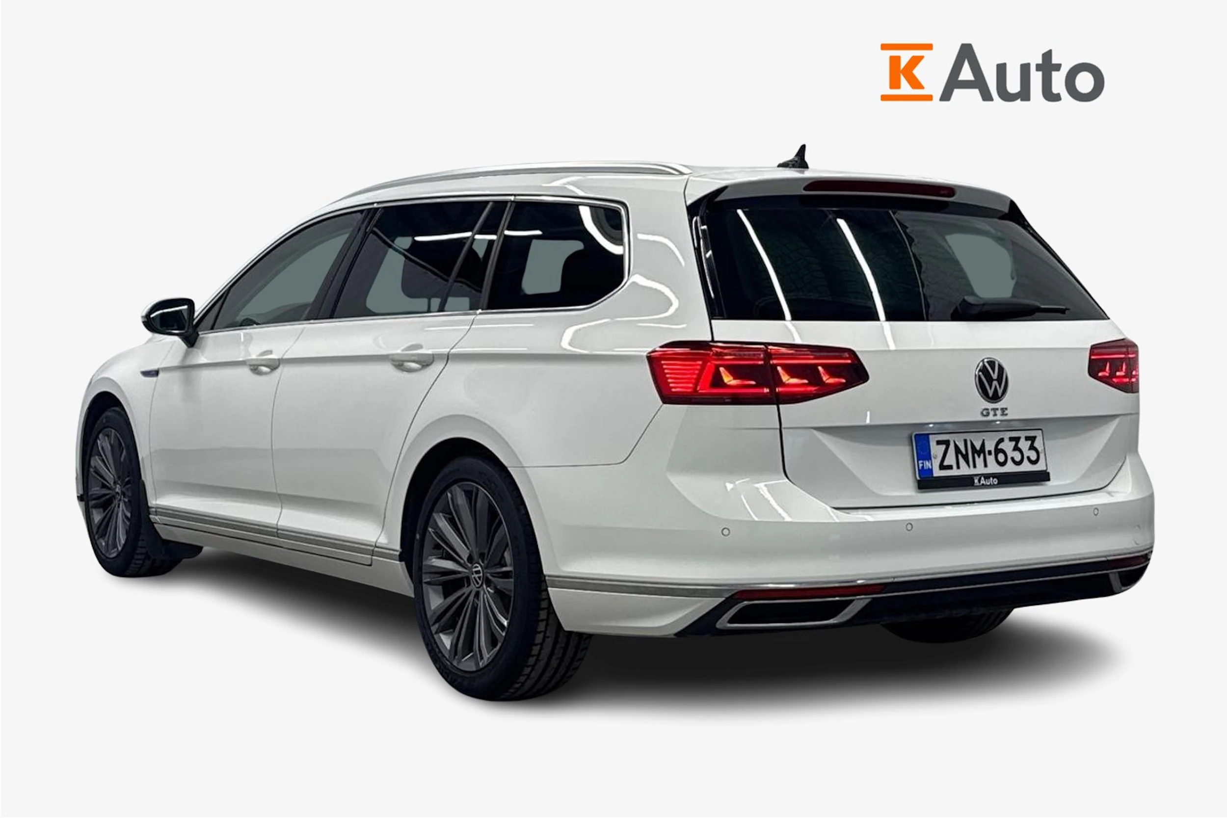 valkoinen Volkswagen Passat 2021 kuva 2.