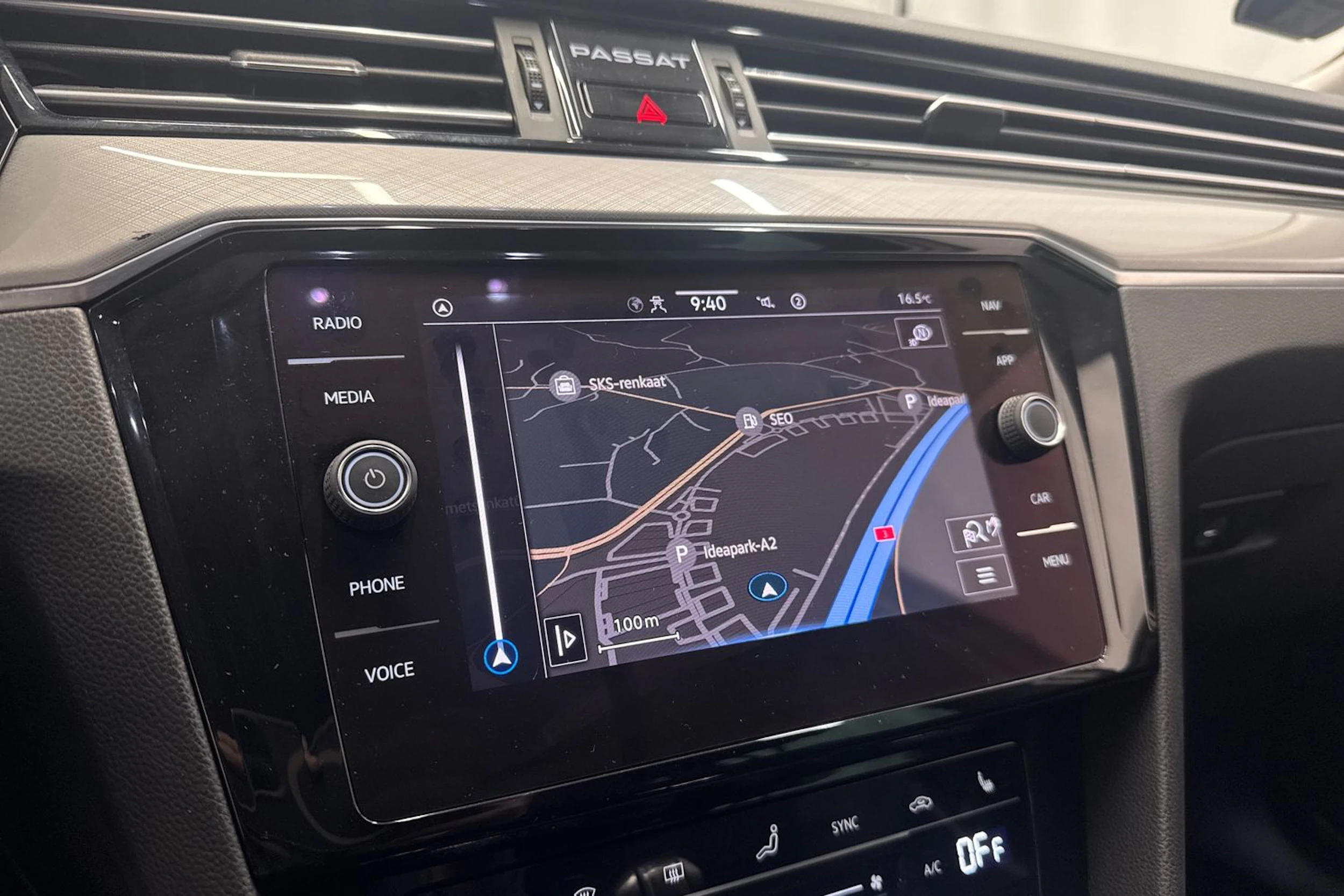 valkoinen Volkswagen Passat 2021 kuva 24.