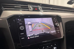 valkoinen Volkswagen Passat 2021 kuva 25.