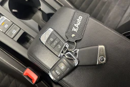 valkoinen Volkswagen Passat 2021 kuva 28.