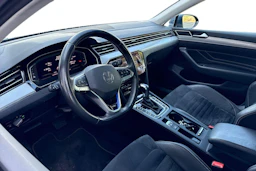 sininen Volkswagen Passat 2021 kuva 3.