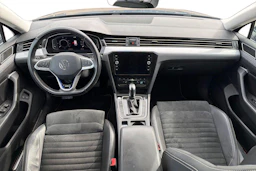 sininen Volkswagen Passat 2021 kuva 9.