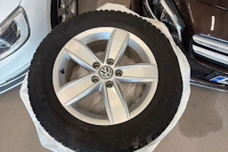 sininen Volkswagen Passat 2021 kuva 13.