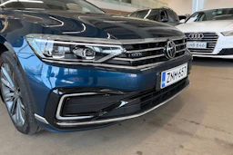 sininen Volkswagen Passat 2021 kuva 21.