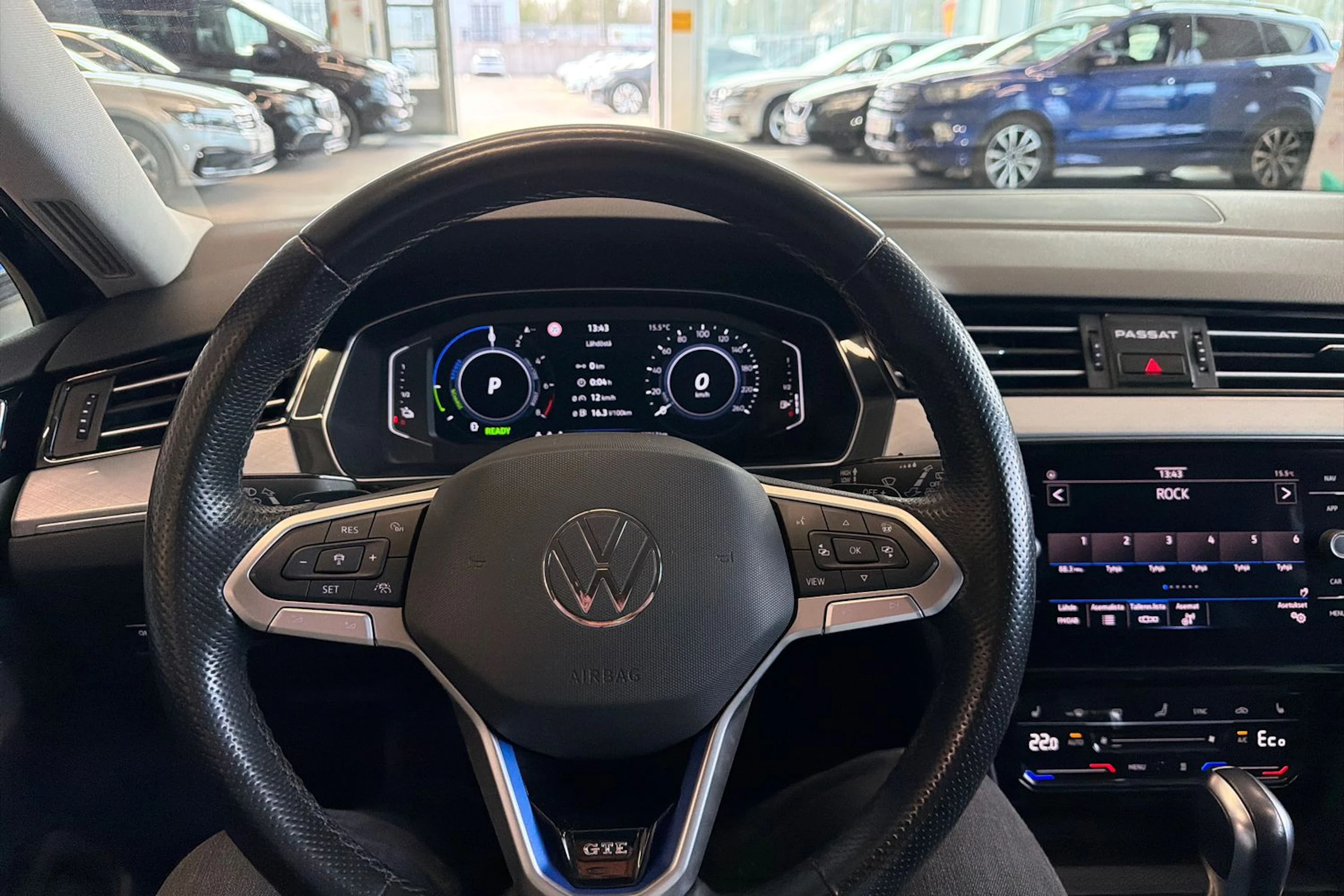sininen Volkswagen Passat 2021 kuva 24.