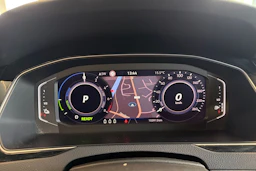 sininen Volkswagen Passat 2021 kuva 25.