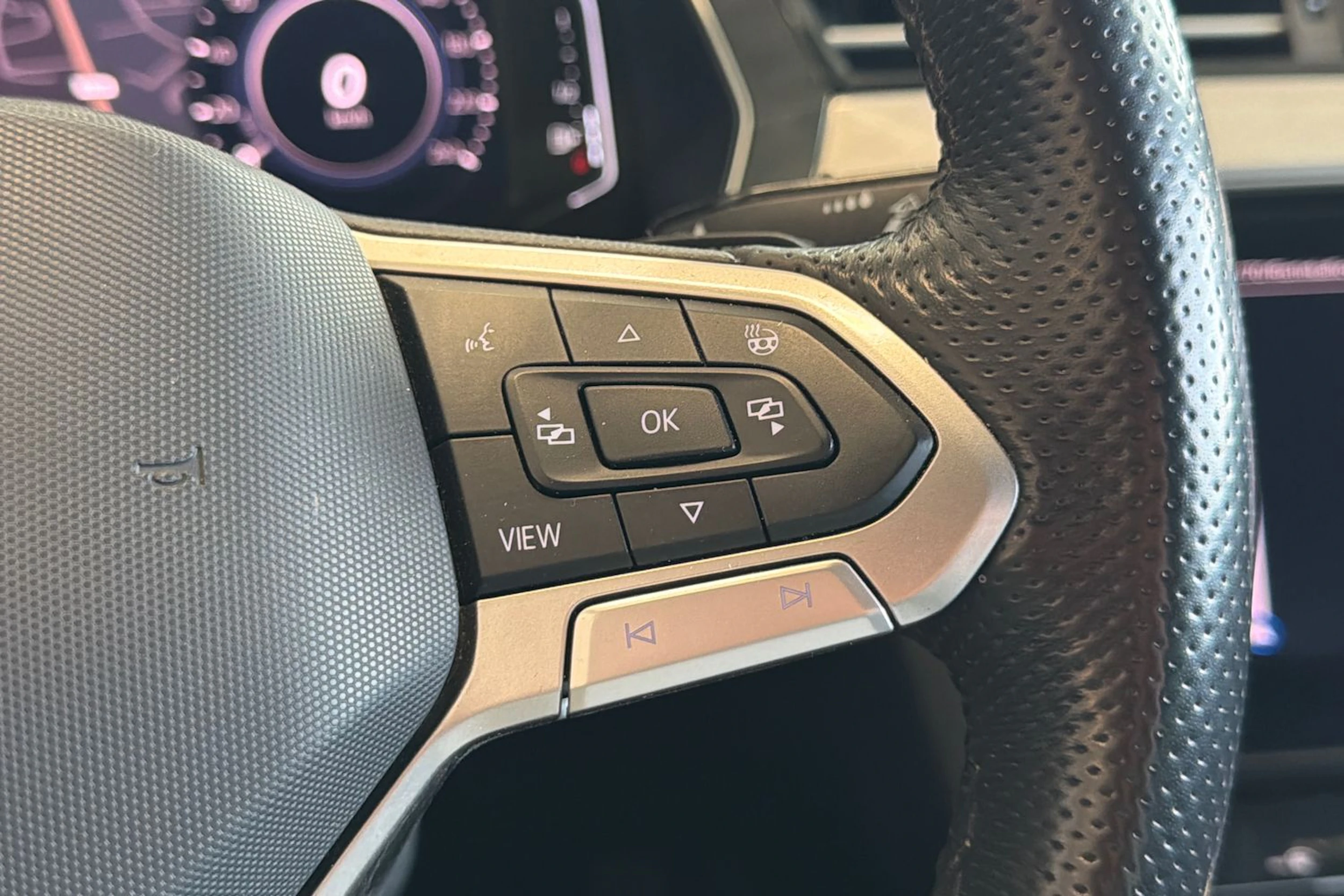 sininen Volkswagen Passat 2021 kuva 27.