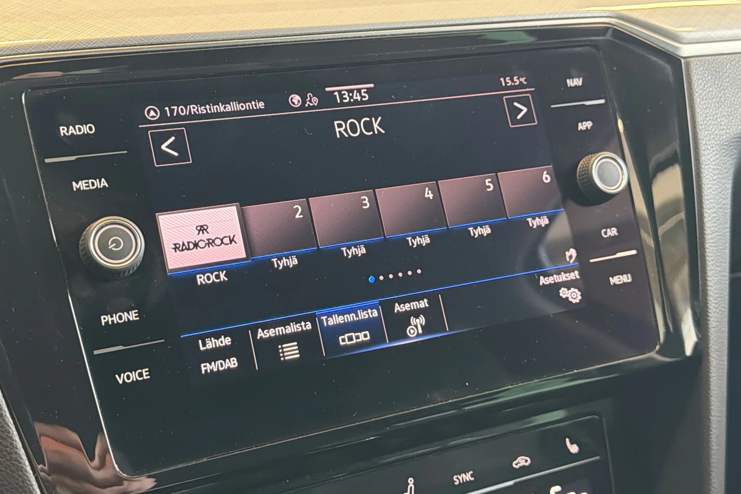 sininen Volkswagen Passat 2021 kuva 30.