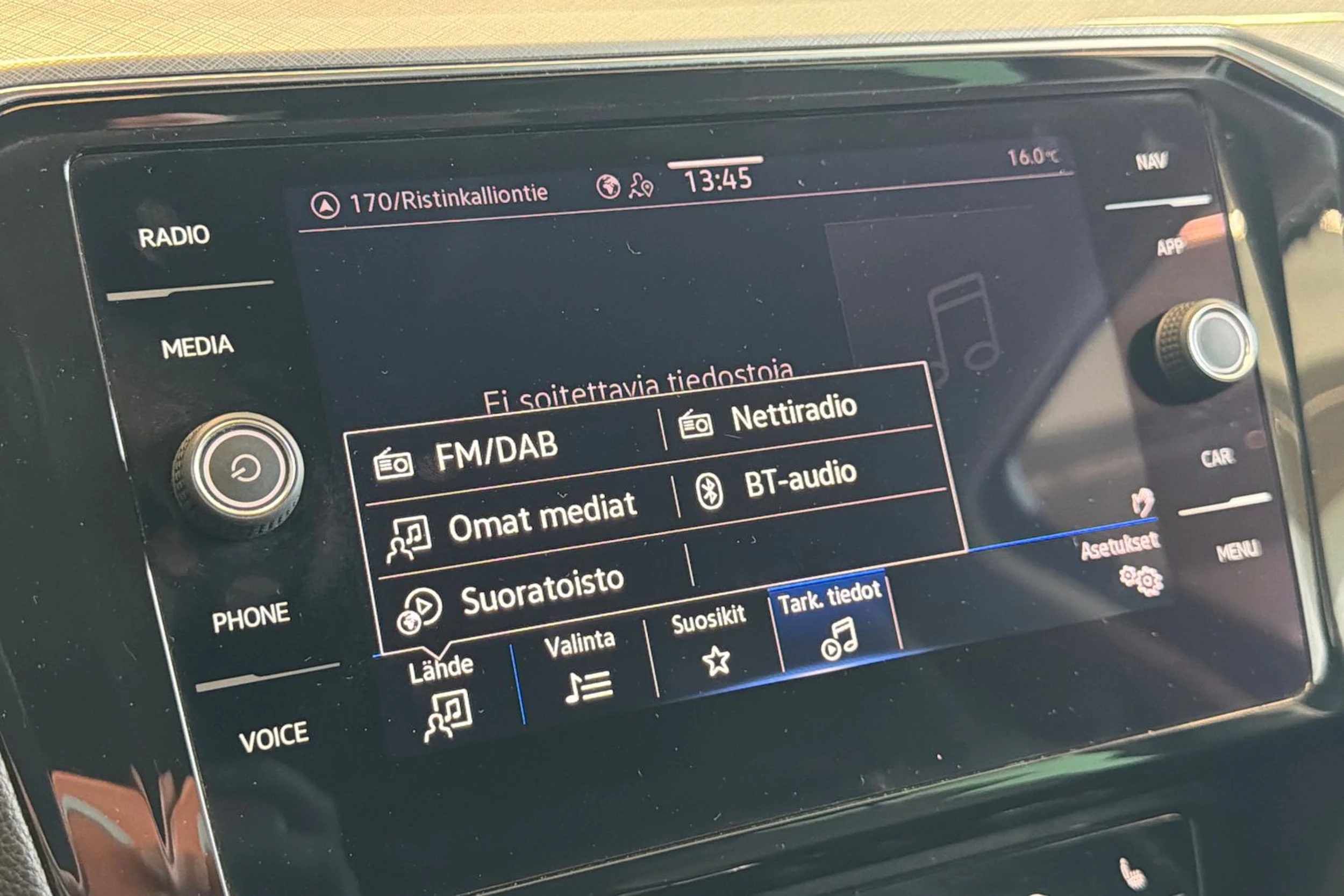 sininen Volkswagen Passat 2021 kuva 32.