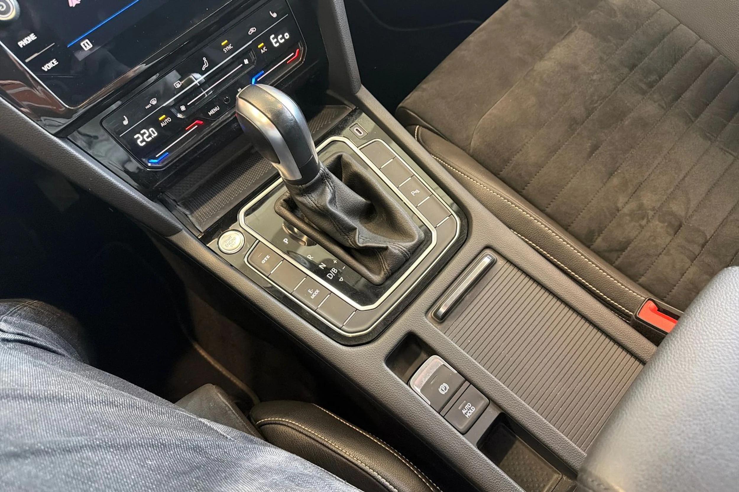 sininen Volkswagen Passat 2021 kuva 37.