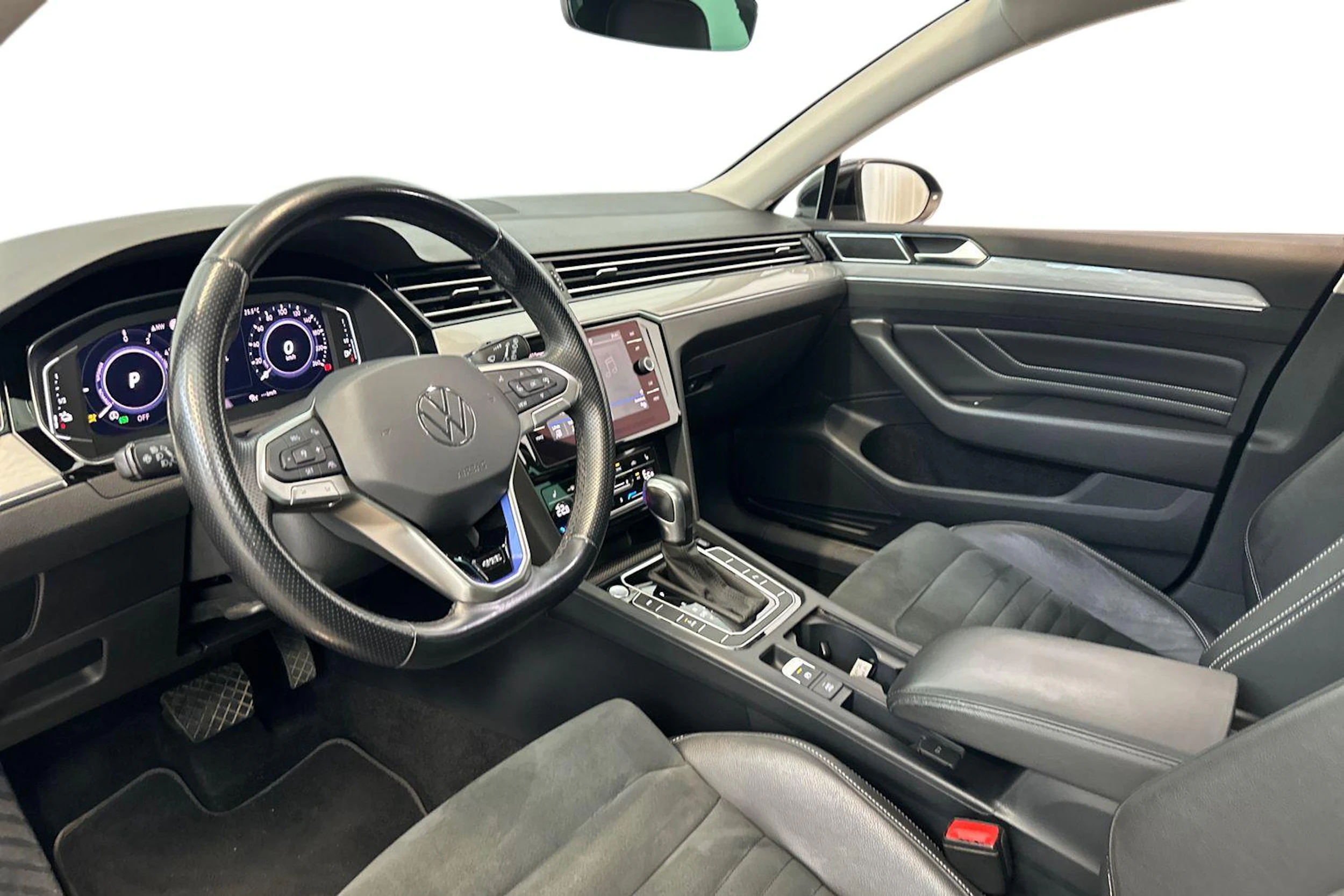 musta Volkswagen Passat 2021 kuva 3.