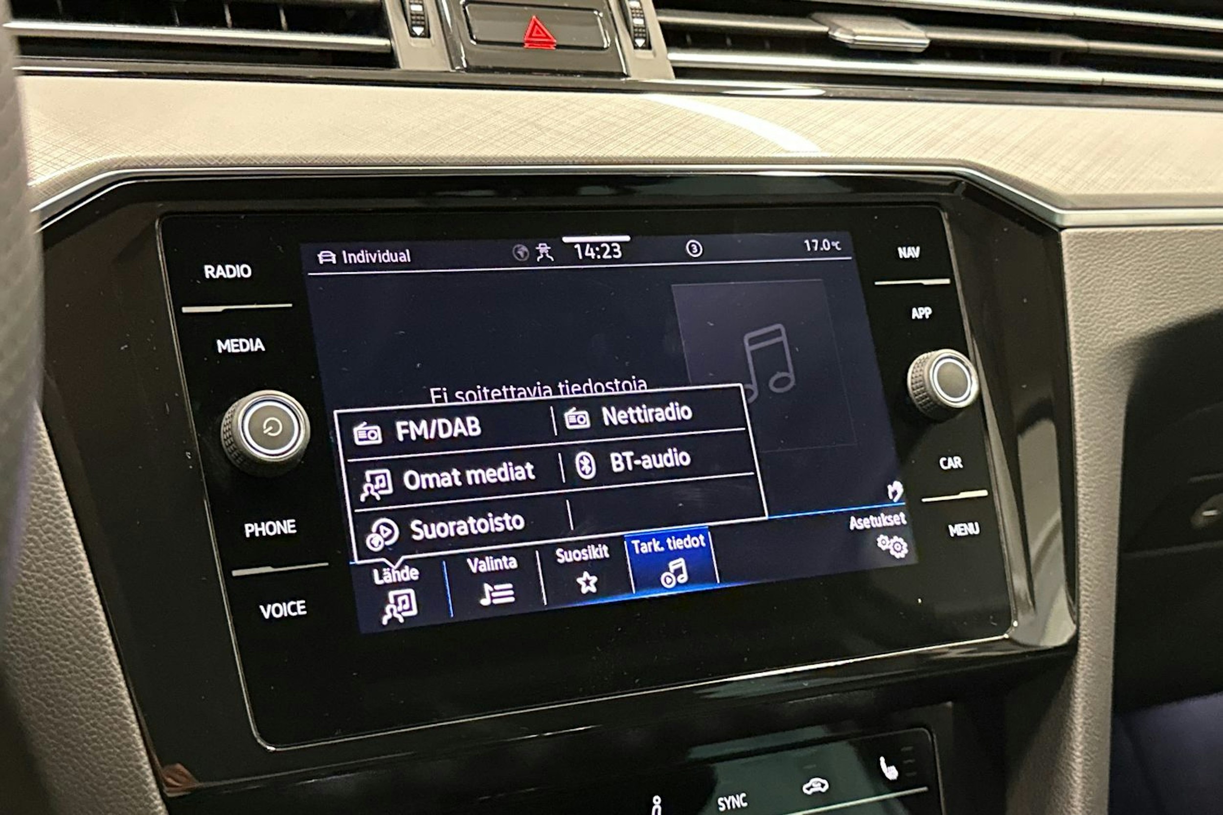 hopea Volkswagen Passat 2022 kuva 19.