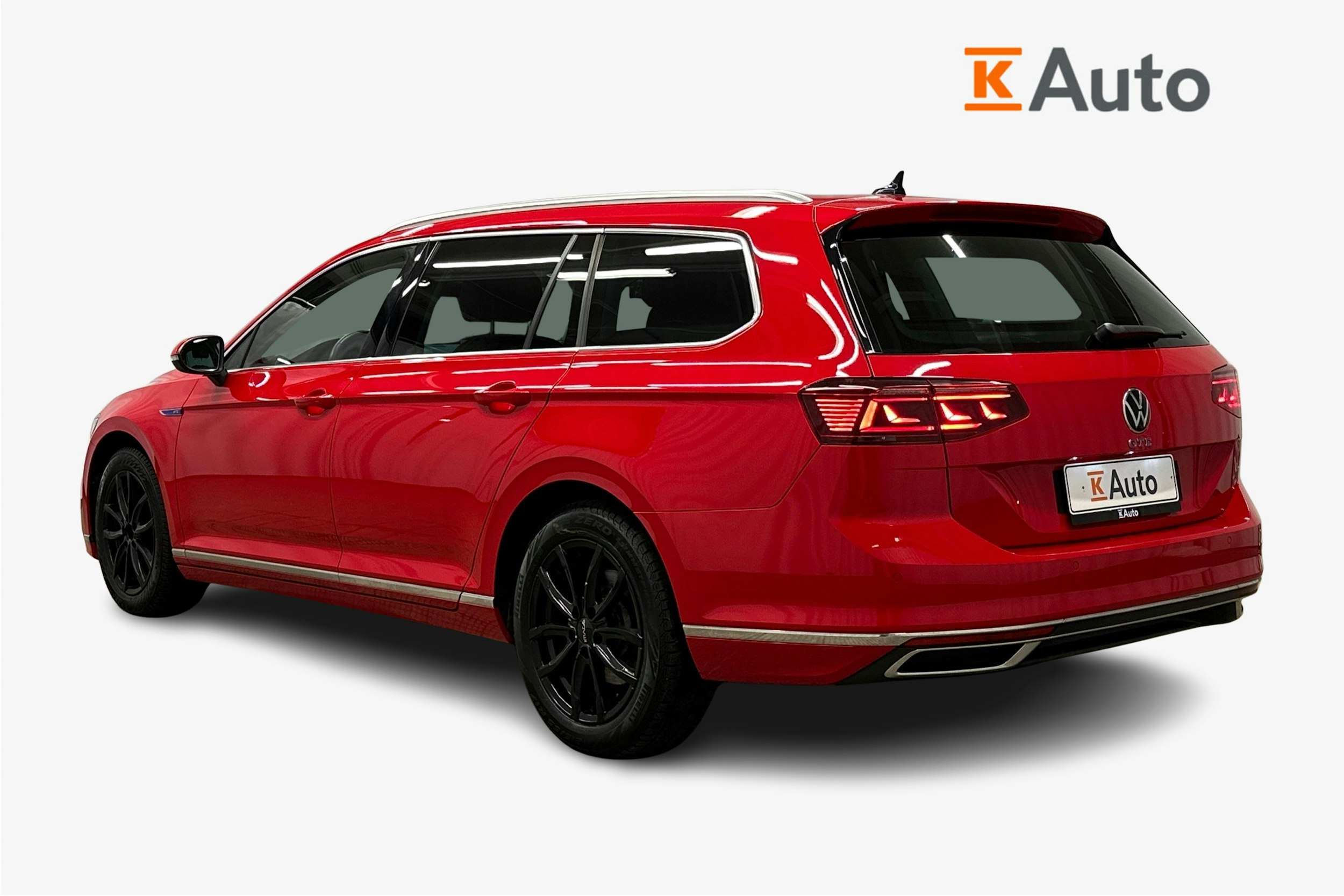 punainen Volkswagen Passat 2022 kuva 2.