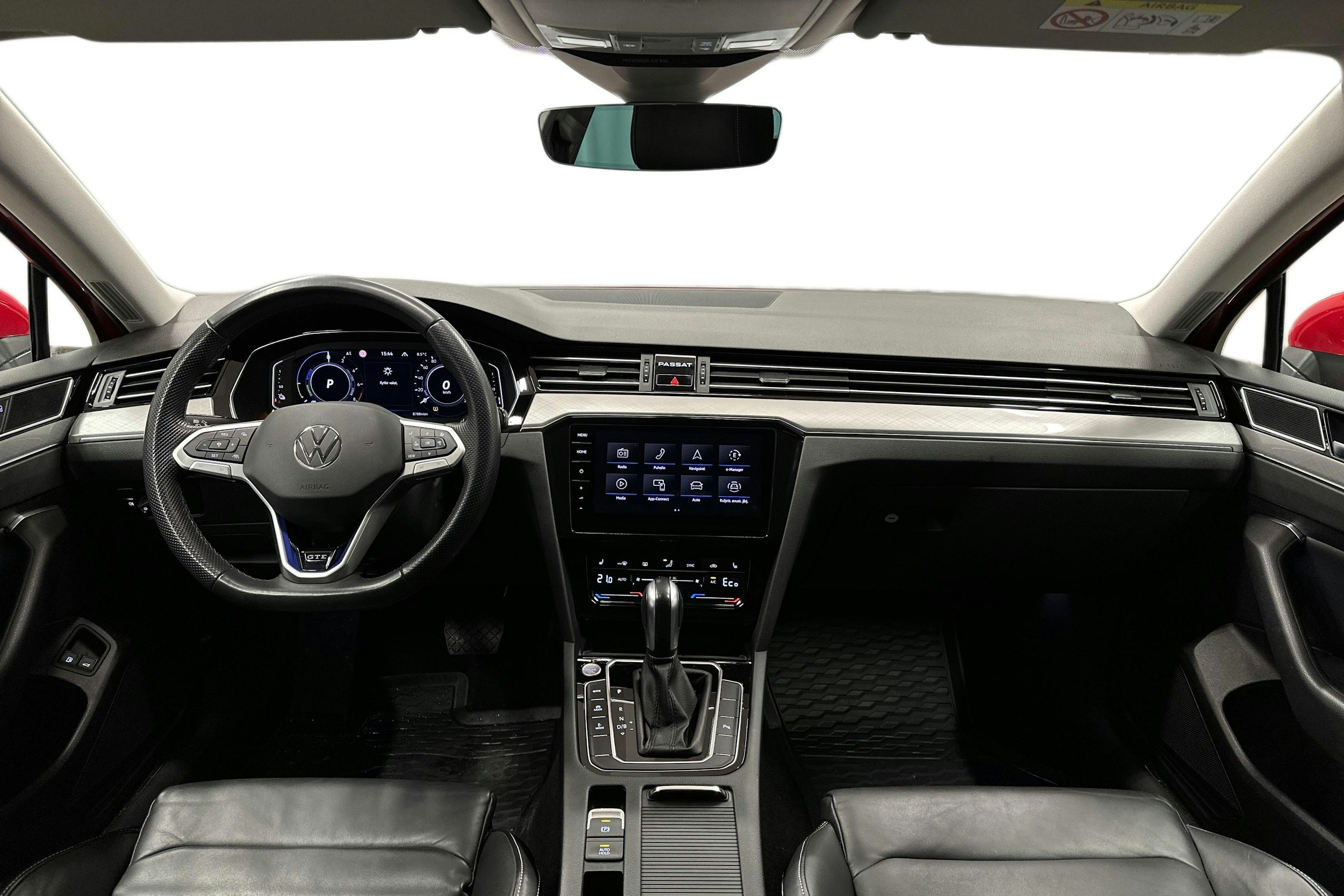 punainen Volkswagen Passat 2022 kuva 9.