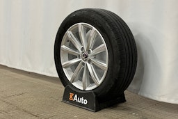 punainen Volkswagen Passat 2022 kuva 13.